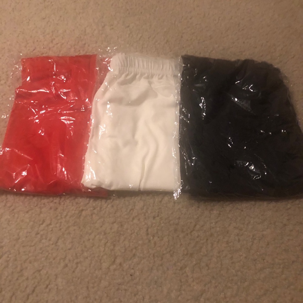 3 CHUNS SILKY LEGGINGS Fits S, M, L